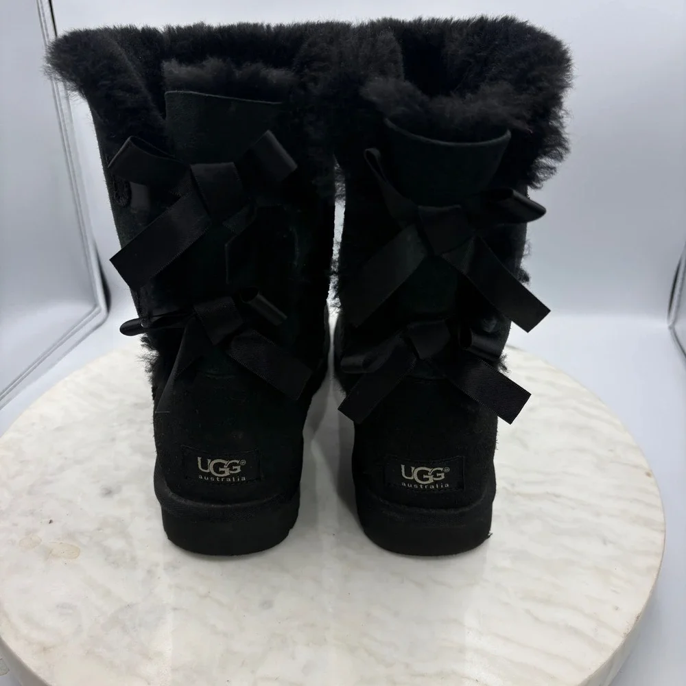 UGG Bailey Bow II Boots Women Size 9 Black Suede Sheepskin Cozy Winter Warm
